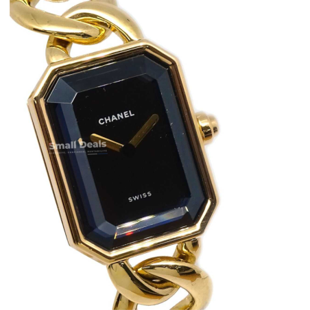 CHANEL Première Femme Quartz – 20 mm, Lunette & Bracelet Plaqués Or, Cadran Noir, Bracelet Cuir Plaqué Or