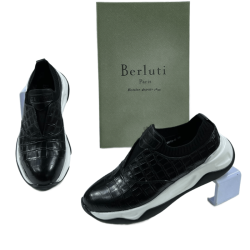 BERLUTI Shadow Slip-On Noir – Sneakers de Luxe en Cuir Effet Crocodile
