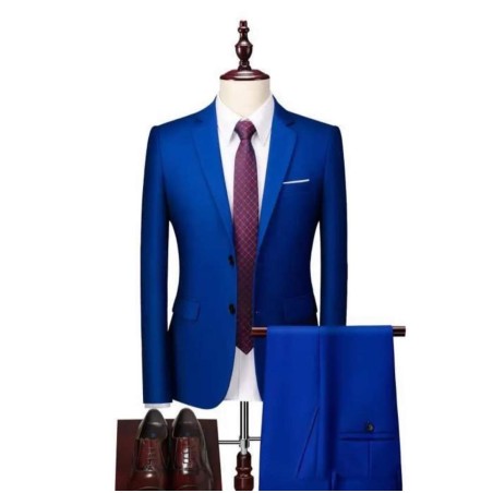 Ensemble costume bleu ciel avec chaussure